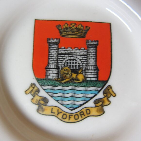 W.H. Goss crested heraldry china vintage Lydford plate (GC053 Grace) - Picture 2 of 5